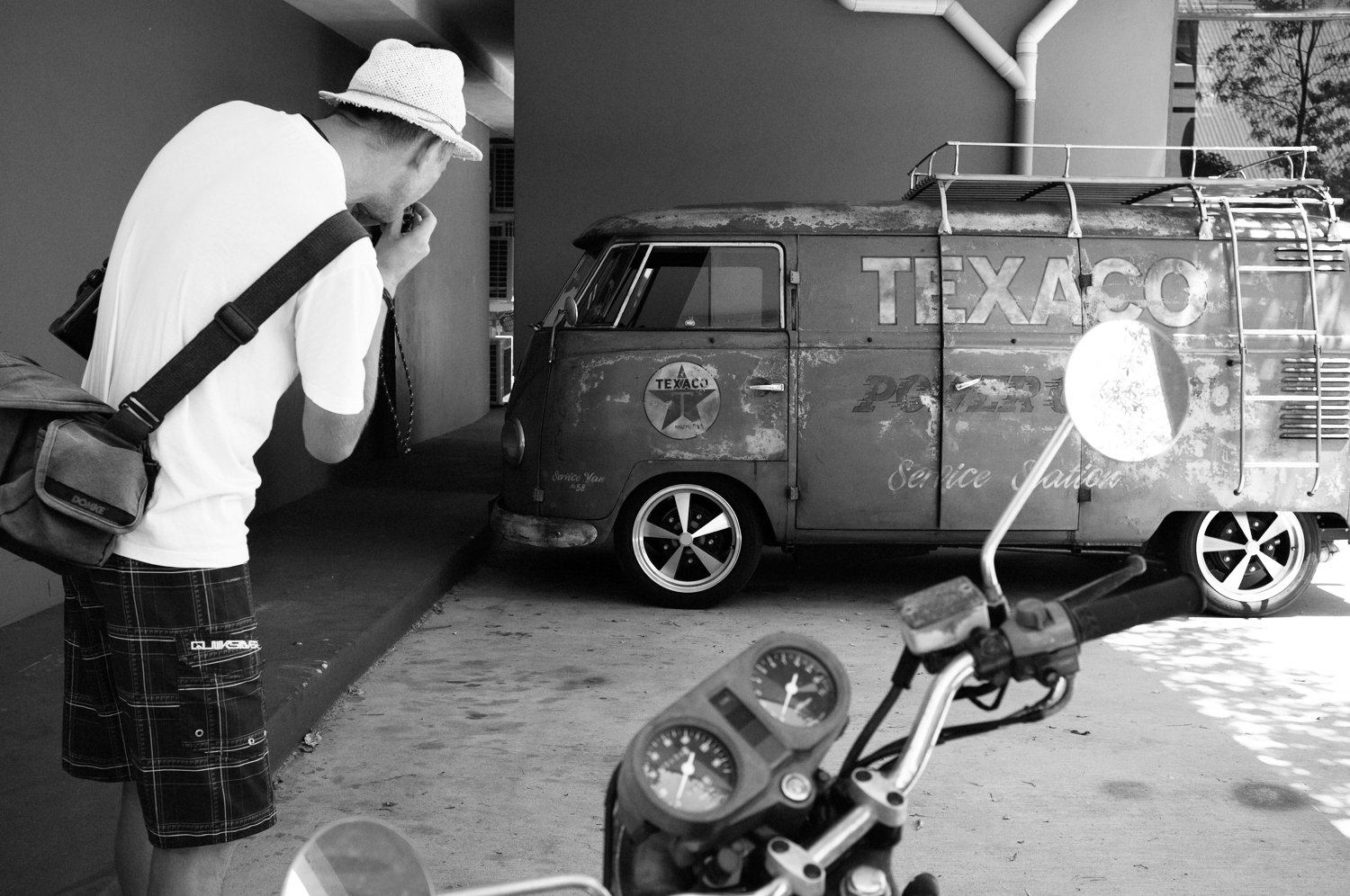 Documenting the world around us by Mario Zmudzinski.