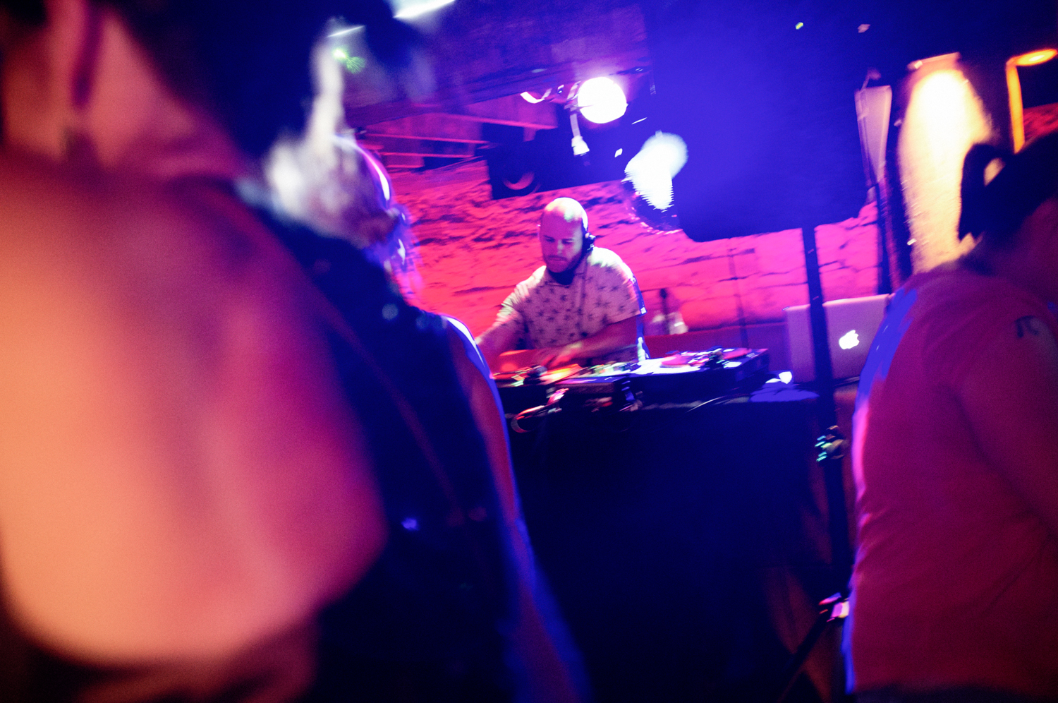 An event captured by the talented Mario Zmudzinski at Magnum Studio