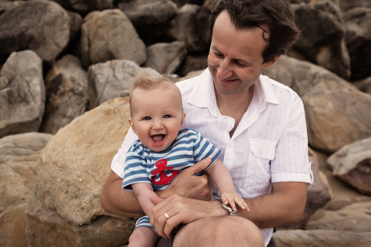 Professional Family Photography - Creating Timeless Portraits | Magnum Studio