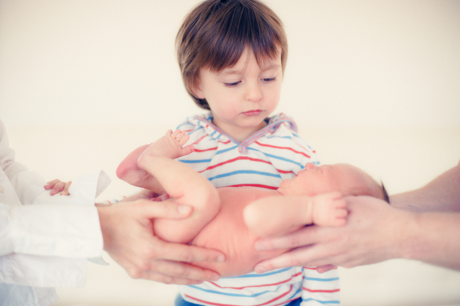 Newborn Photography by Mario Zmudzinski | Magnum Studio