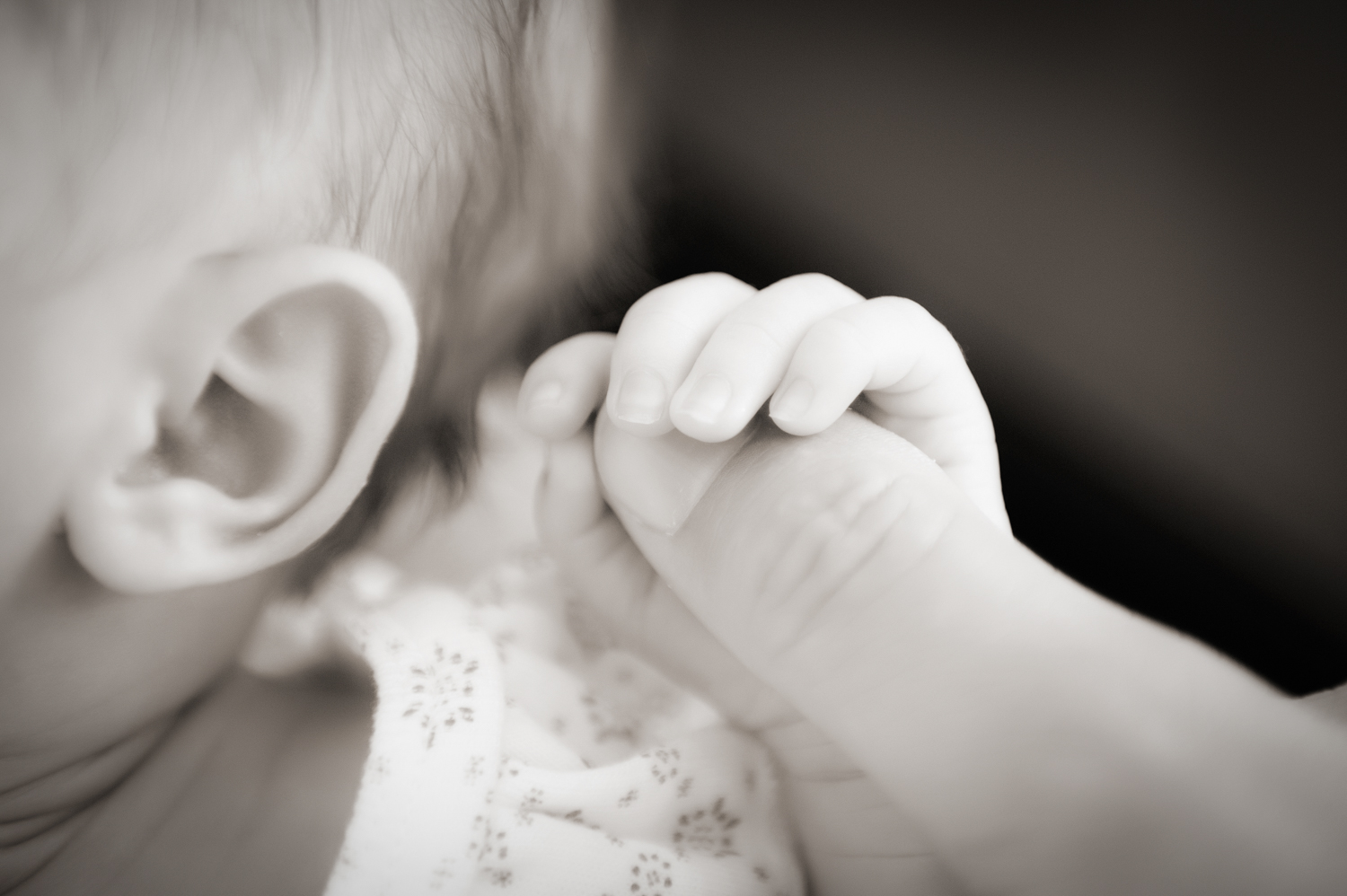 Newborn Photography by Mario Zmudzinski | Magnum Studio