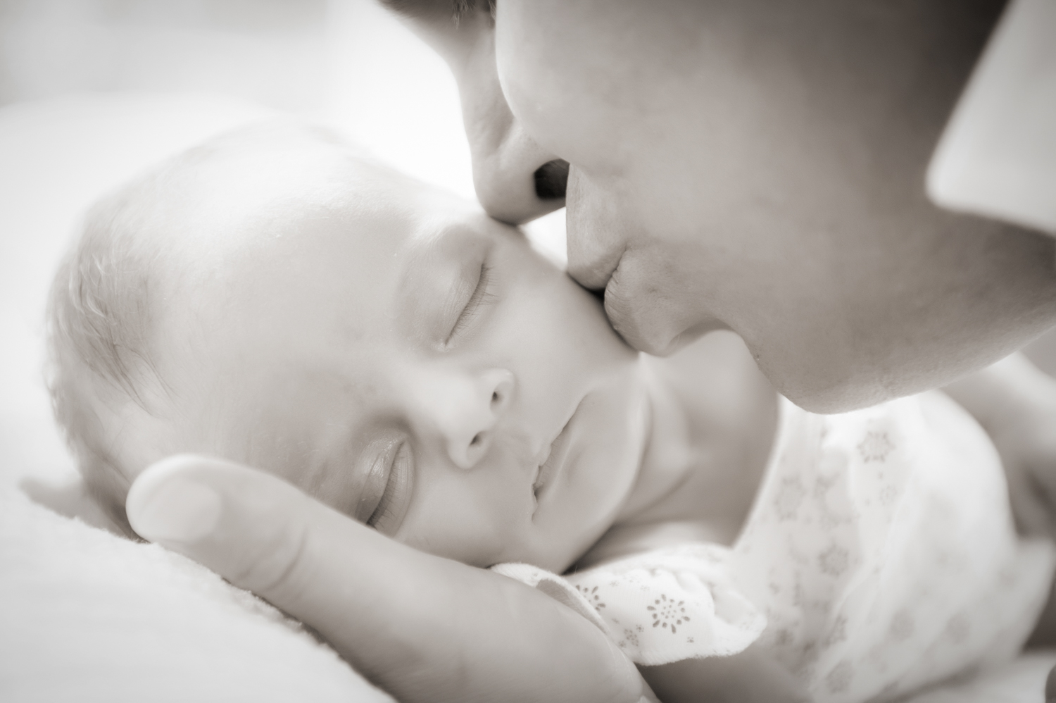 Newborn Photography by Mario Zmudzinski | Magnum Studio