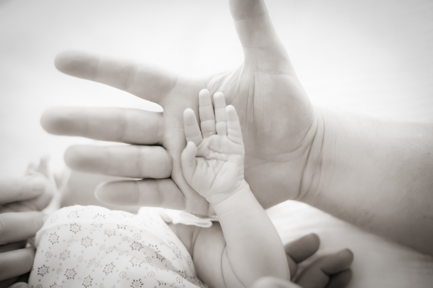 Newborn Photography by Mario Zmudzinski | Magnum Studio