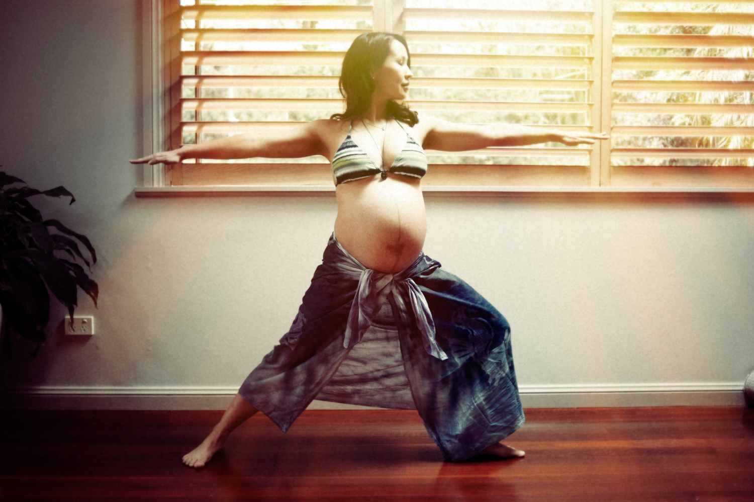 Pregnancy photography by Mario Zmudzinski at Magnum Studio