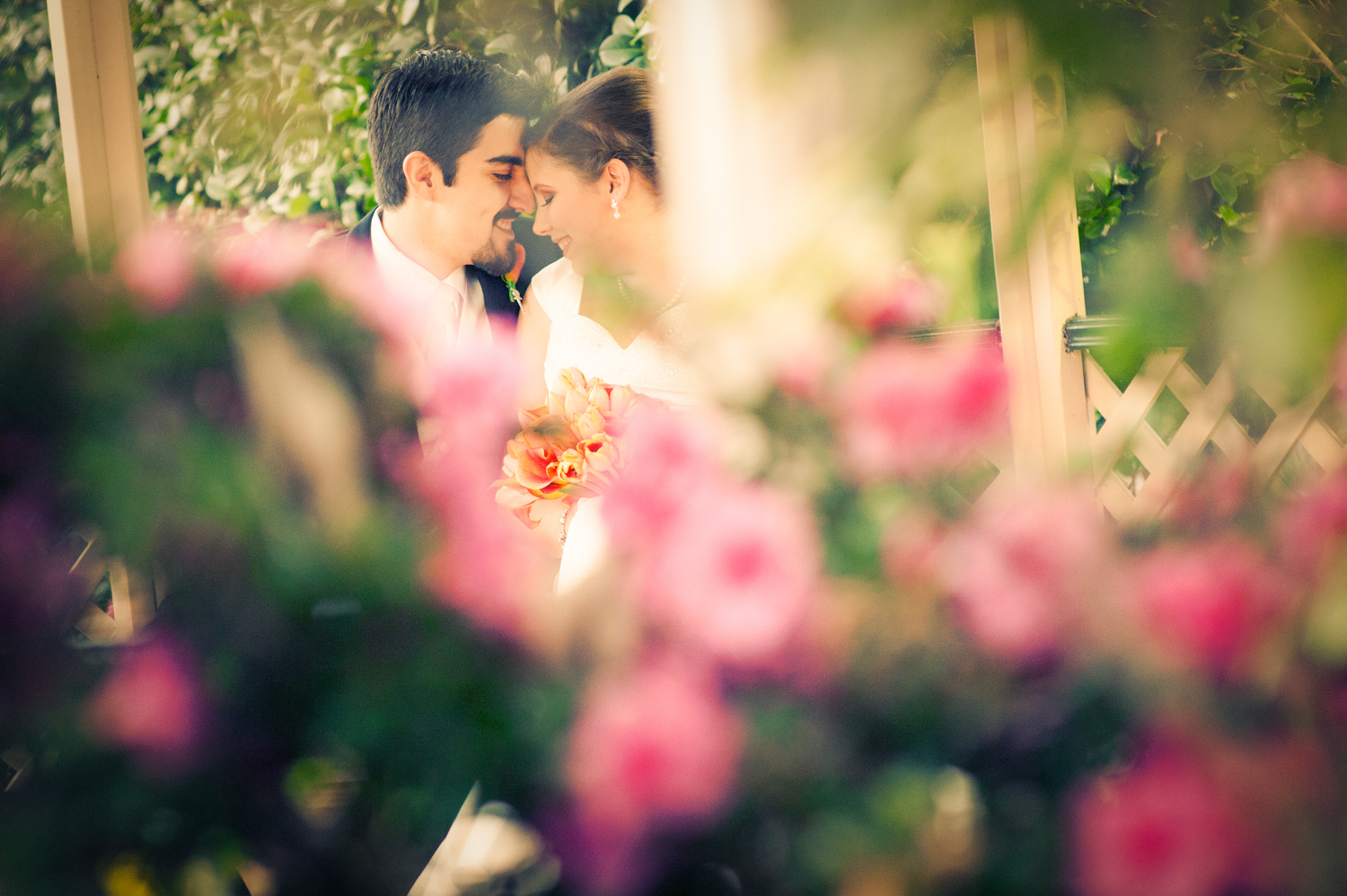 Breathtaking wedding photo captured by Mario Zmudzinski at Magnum Studio