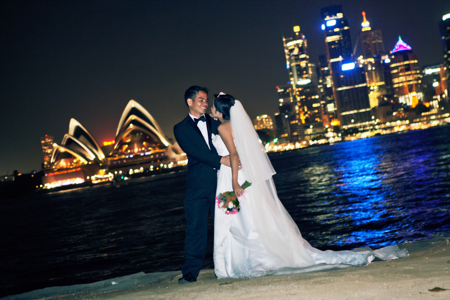 A gorgeous couple captured by Mario Zmudzinski at Magnum Studio